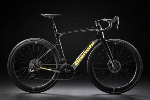 Bianchi Infinito Pro  105 Di2 12 Vites Karbon Yol Bisikleti 53cm
